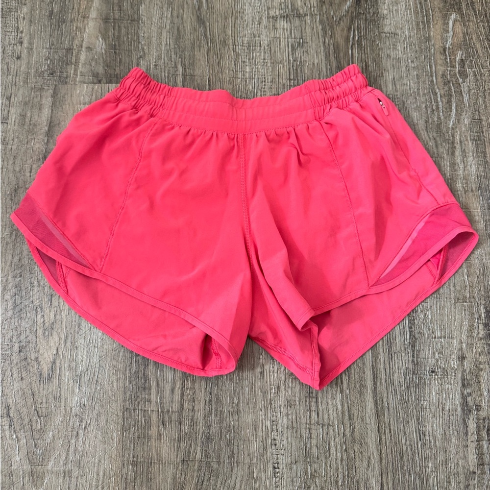 Lululemon hotty hot low rise 4 inch short